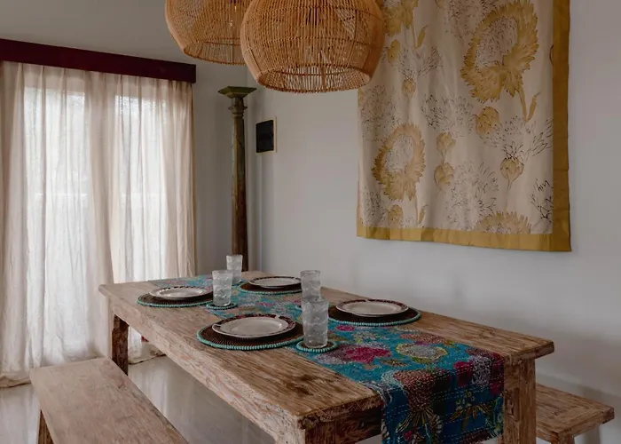 2 Bedroom With Private Pool & Kitchen *